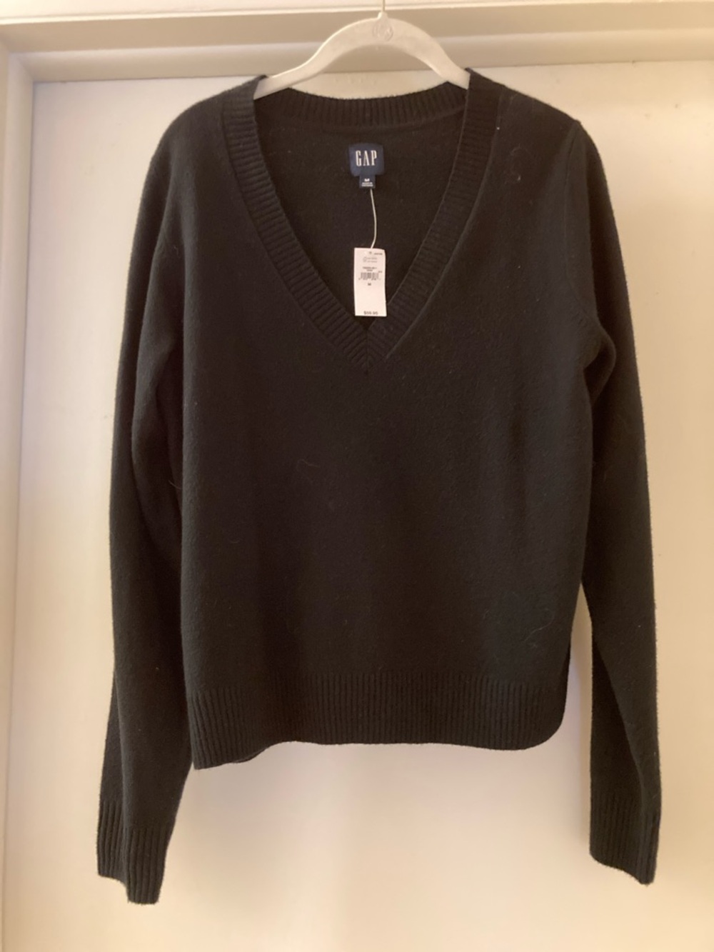 GAP Women's Black V-Neck Cashmere-Blend Sweater